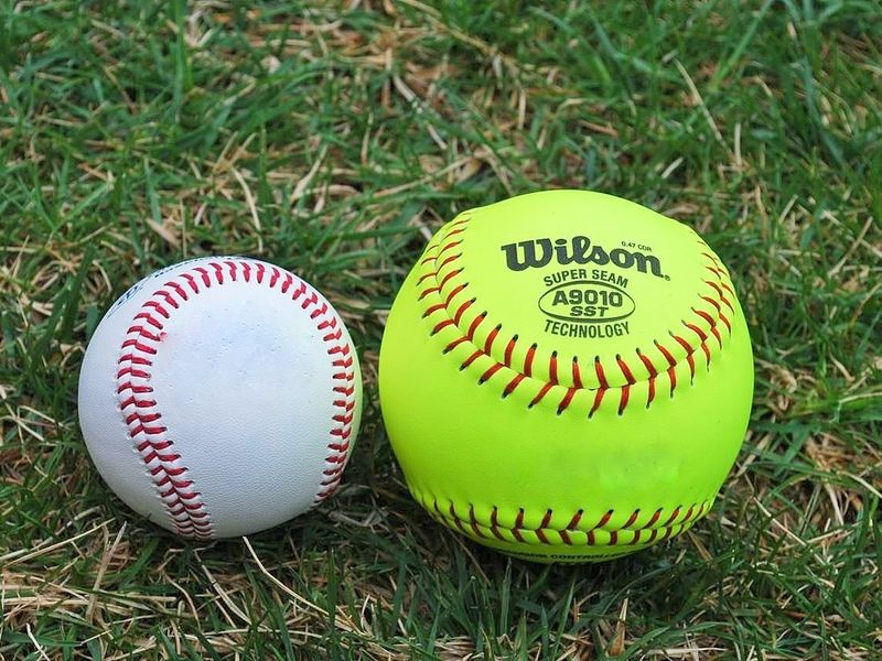 Softball vs Baseball: Learn and Compare the Differences